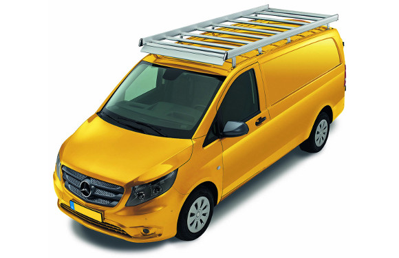 Dachgepäckträger auf einem Mercedes-Benz Vito