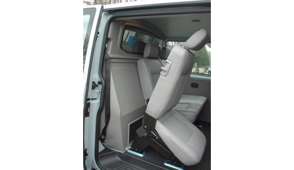 Trennwand mit Fenster (C-Säule) für Volkswagen T5, Bj. 2003-2015, Normaldach, Schiebetür links und rechts, aus ABS-Kunststoff