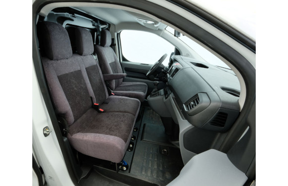 Sitzbezüge in einem Peugeot Expert
