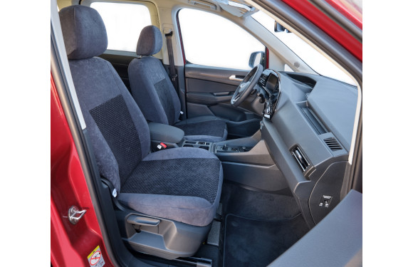 Sitzbezüge aus Stoff in einem VW Caddy