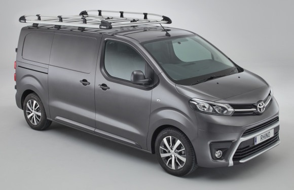 Dachgepäckträger aus Aluminium für Opel Vivaro von Rhino