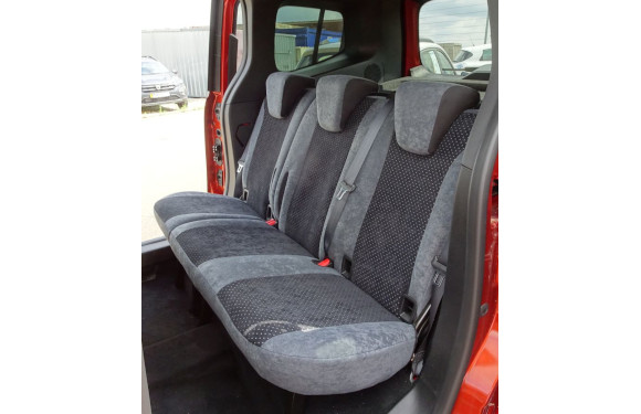 Sitzbezüge in einem Mercedes-Benz Citan Einzelsitz und Doppelbank in der 2. Sitzreihe