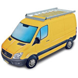 Dachgepäckträger aus Aluminium auf einem Mercedes-Benz Sprinter