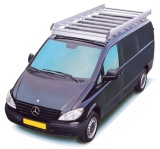 Dachgepäckträger auf einem Mercedes-Benz Vito