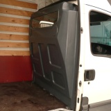 Trennwand mit Fenster für Iveco Daily, Bj. 2000-2014, für Normal- und Hochdach, aus Polyester stoffbezogen